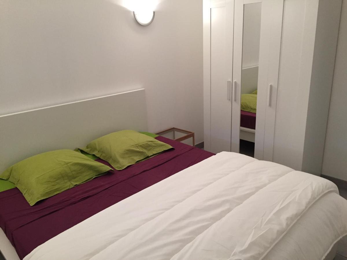 Gites Le Pressoir Vias Exterior photo