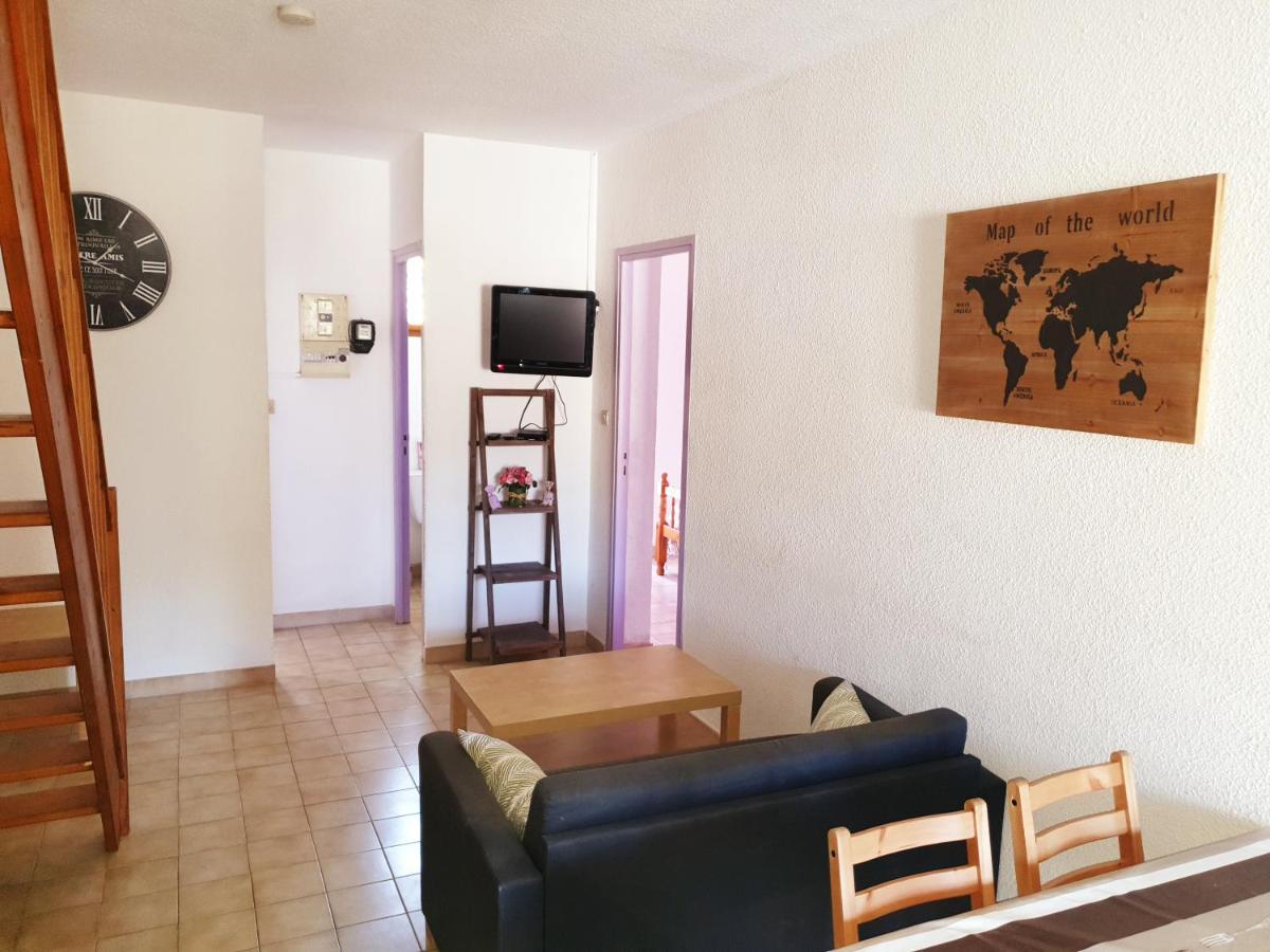 Gites Le Pressoir Vias Exterior photo