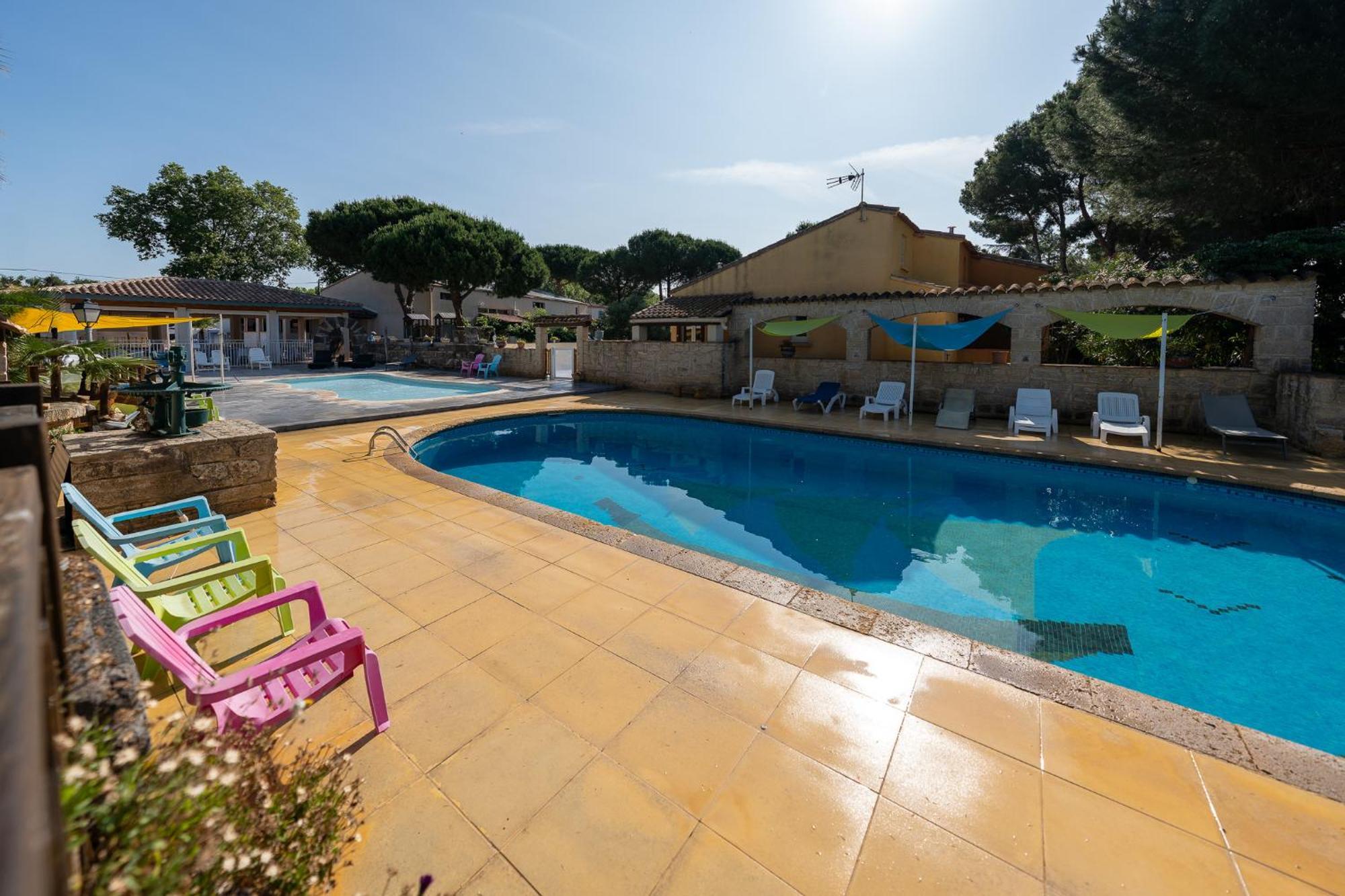 Gites Le Pressoir Vias Exterior photo