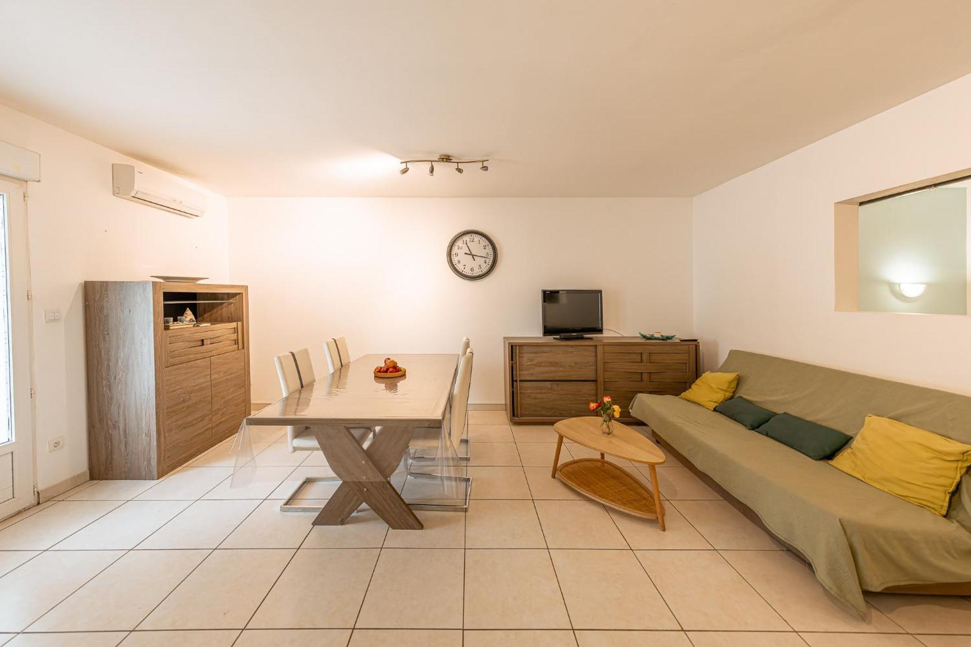 Gites Le Pressoir Vias Exterior photo