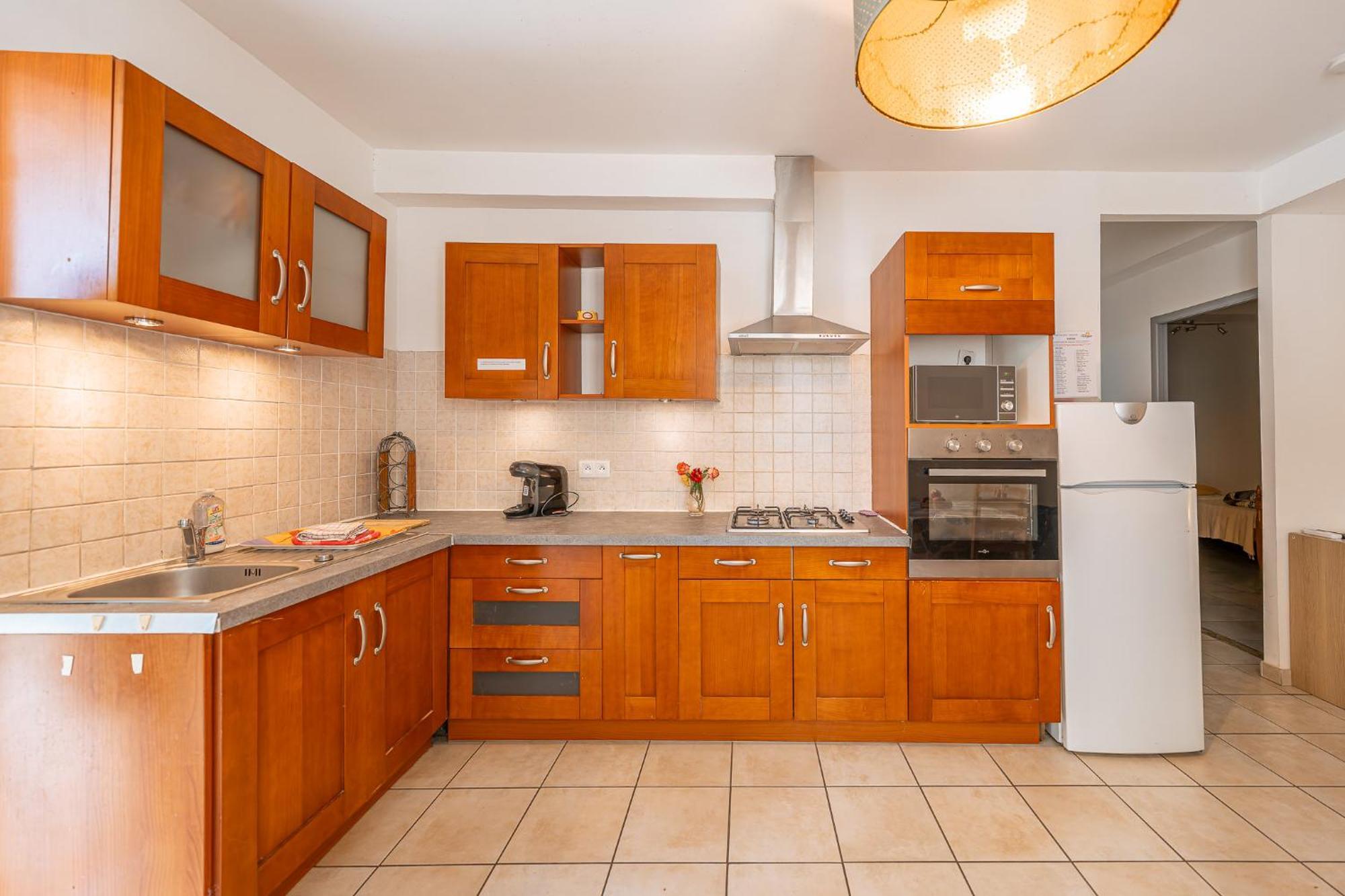 Gites Le Pressoir Vias Exterior photo